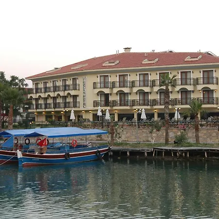 Hotel Tezcan 3*