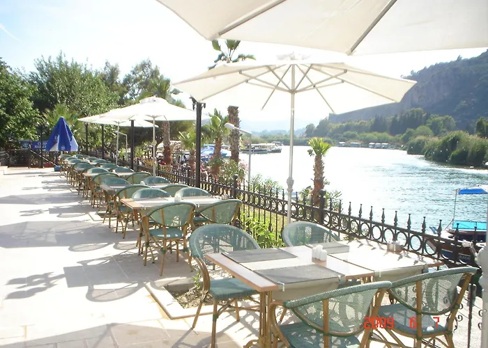 Tezcan Hotell 3*