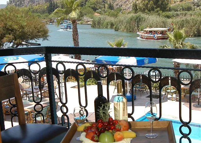 Hotell Tezcan 3*